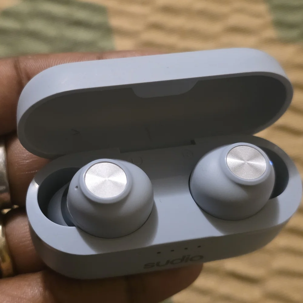 Studio White Wireless Earbuds